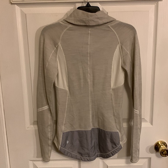 Lululemon Women’s Run Pitter Patter Heather Grey-White Long Sleeve Size 2 - Picture 2 of 14